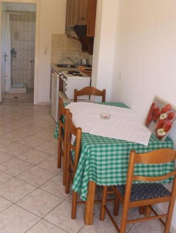 Villa Leonidas Agios Stefanos Avliotes  Værelse billede